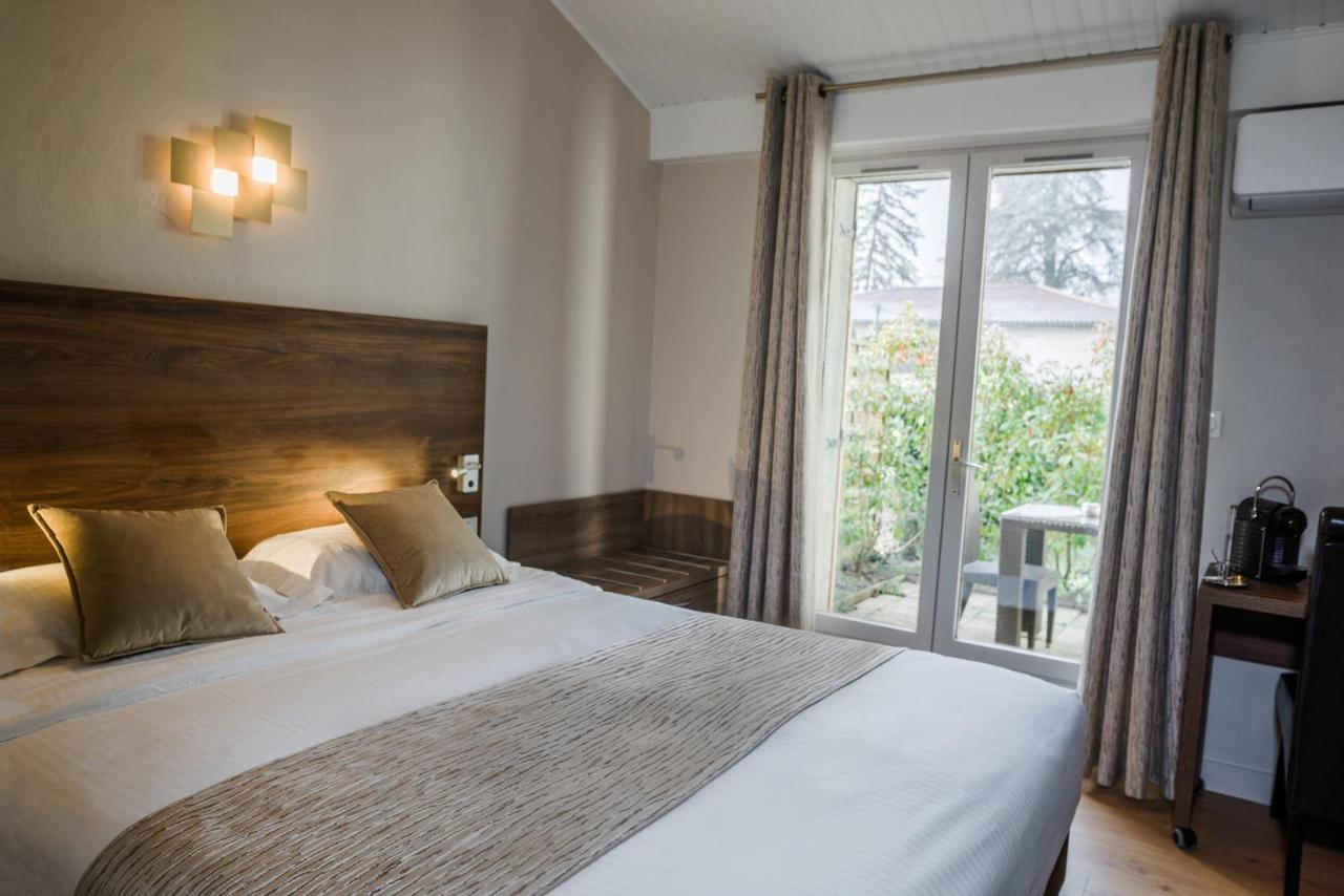 Logis Hotel Le Petit Casset La Boisse エクステリア 写真