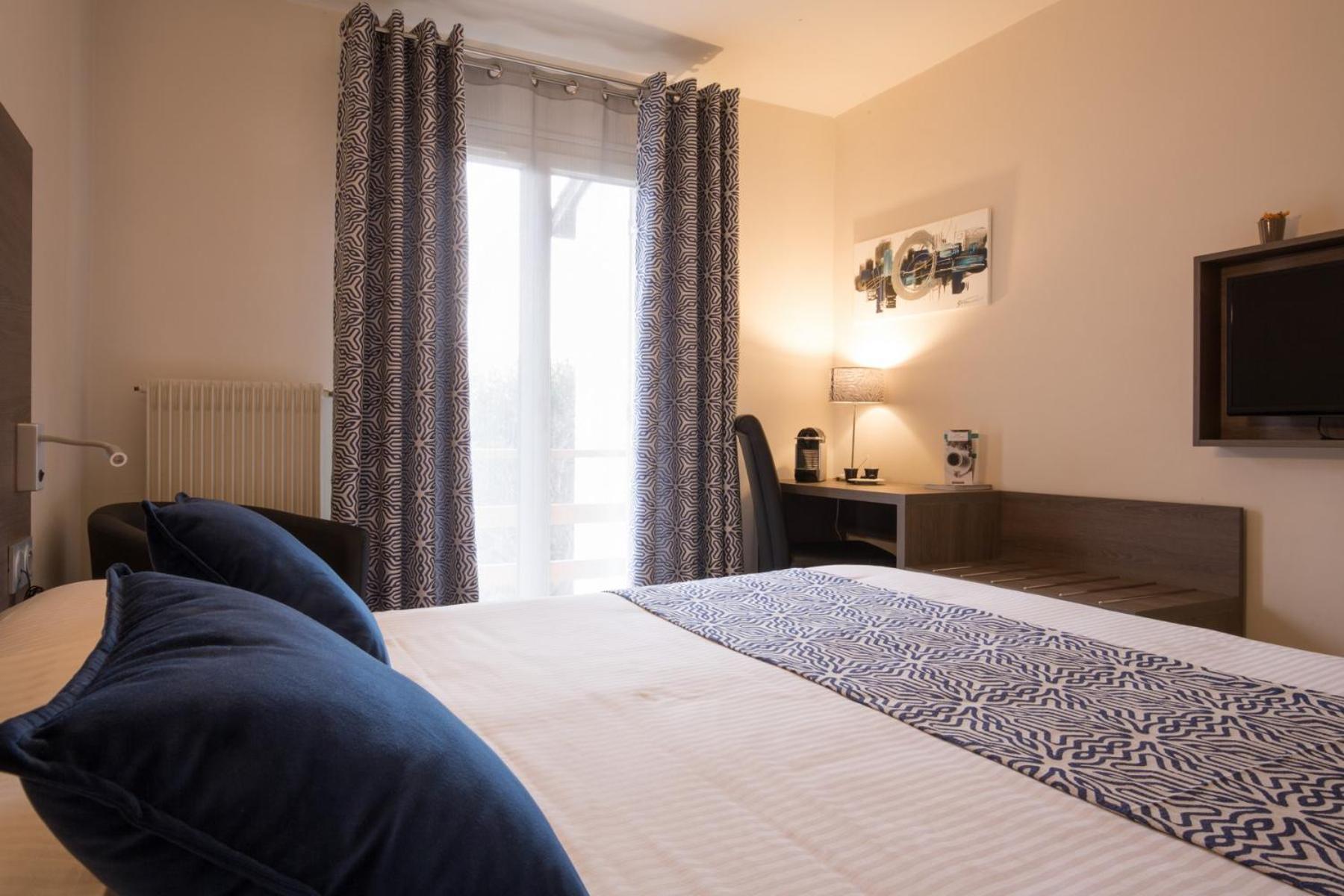 Logis Hotel Le Petit Casset La Boisse 部屋 写真