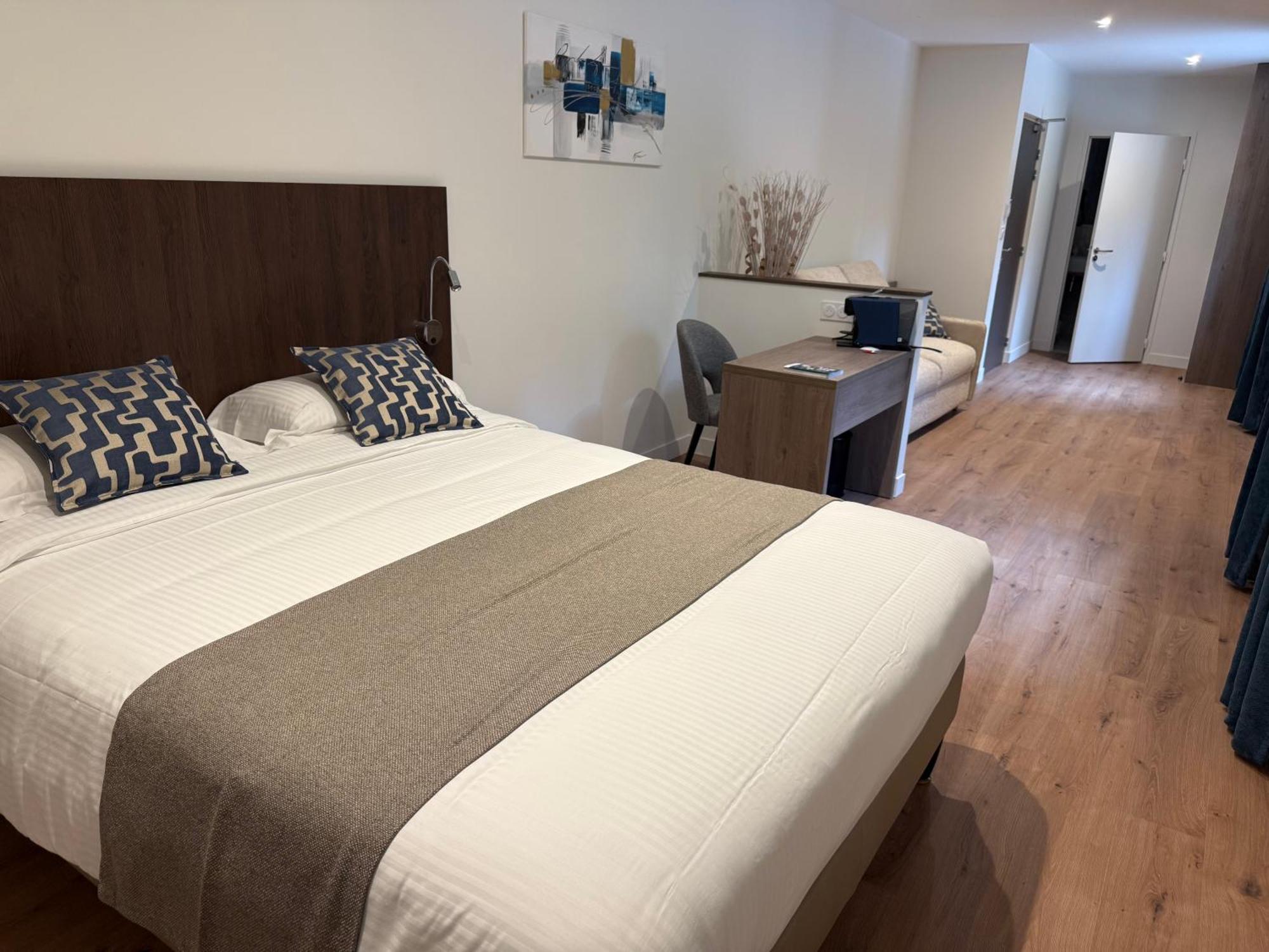 Logis Hotel Le Petit Casset La Boisse エクステリア 写真