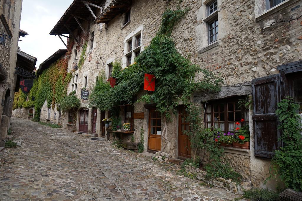 Logis Hotel Le Petit Casset La Boisse エクステリア 写真