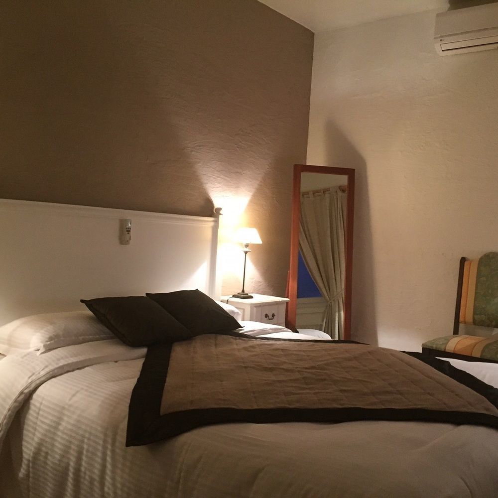 Logis Hotel Le Petit Casset La Boisse エクステリア 写真