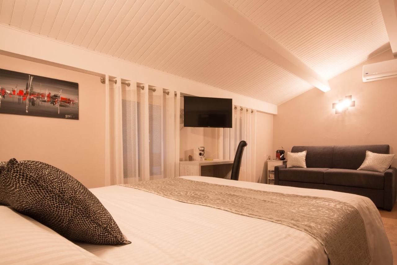 Logis Hotel Le Petit Casset La Boisse エクステリア 写真